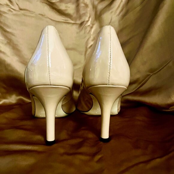 NWOT, Ron White Shoes, Nude patent pumps, size 35 1/2 - Picture 5 of 7